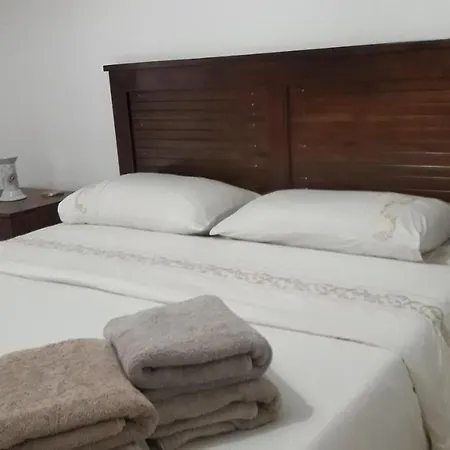 Luxuries, Central ,sleep 4 *