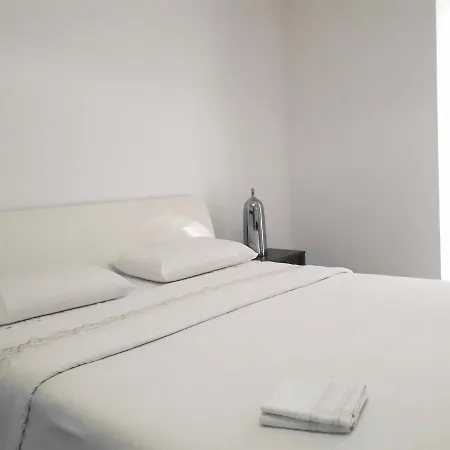 Luxuries, Central ,sleep 4 Apartment