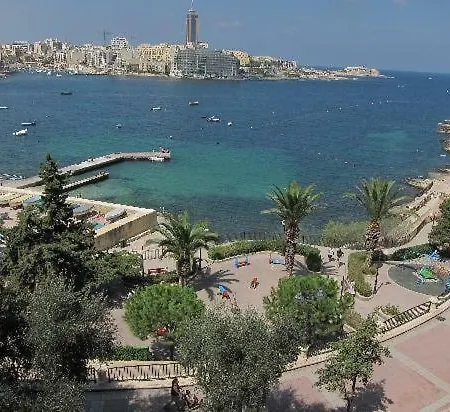 Luxuries, Central ,sleep 4 Appartamento Gzira